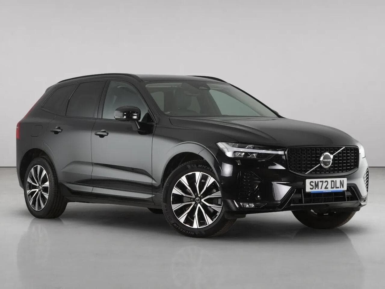 Volvo XC60 - Volvo XC60 2.0 B4 MHEV Plus SUV 5dr Petrol Hybrid Auto Euro 6 (s/s) (197 ps)