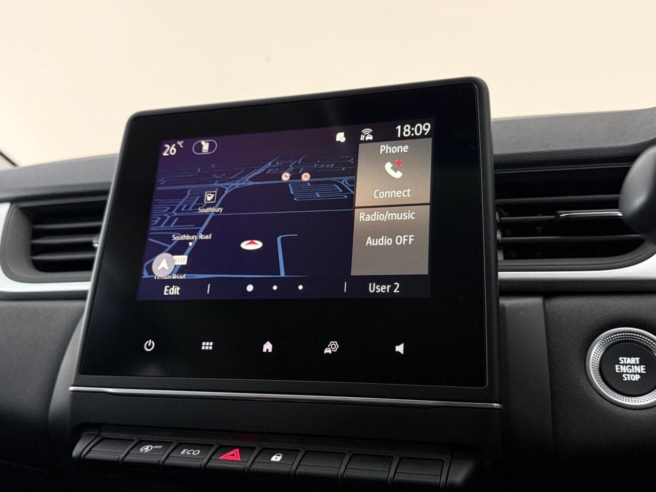 Renault Captur thumbnail Infotainment System