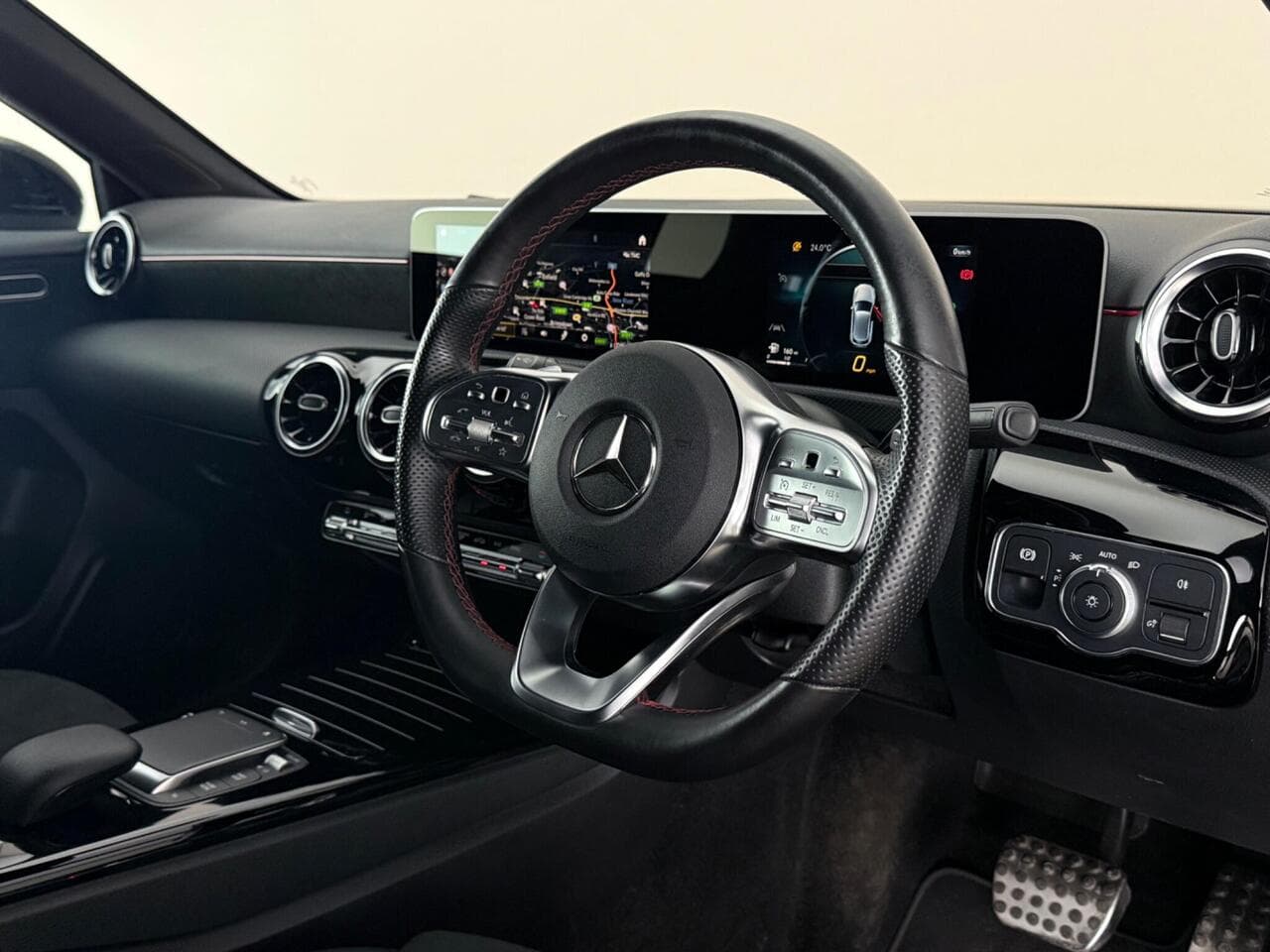 Mercedes-Benz A Class thumbnail Steering Wheel