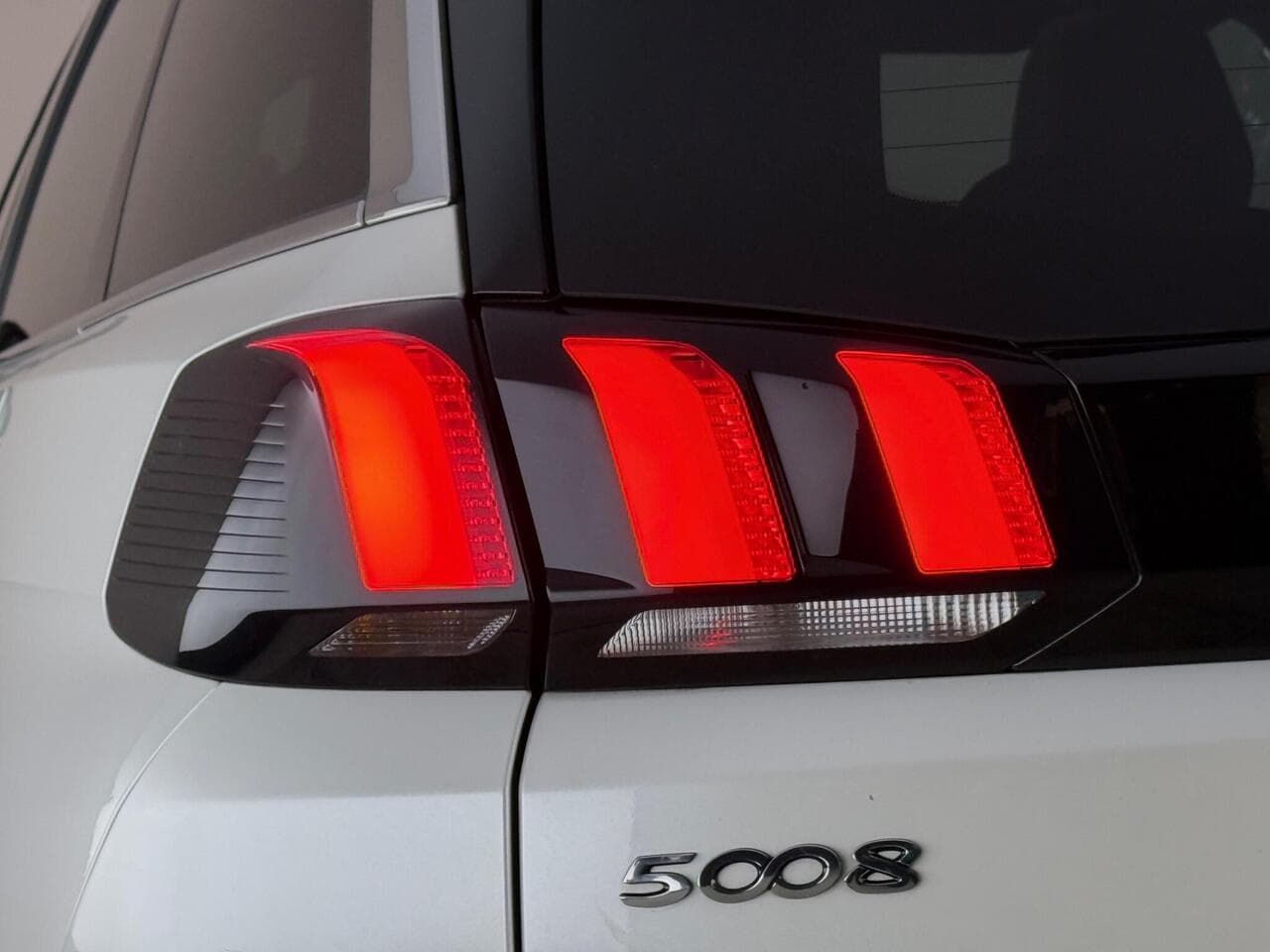 Peugeot 5008 thumbnail Lights Rear