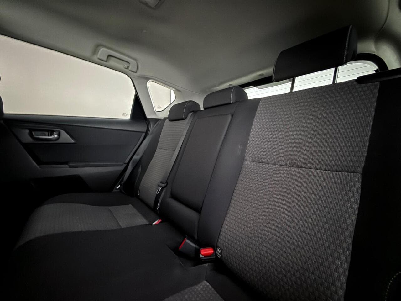 Toyota Auris thumbnail Seats Rear