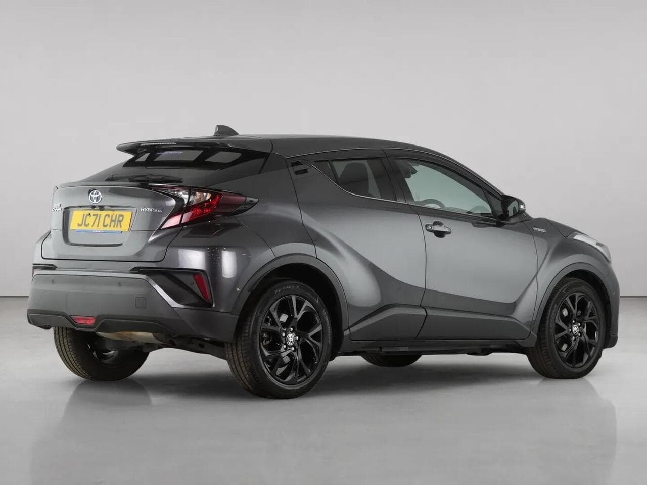 Toyota C-HR thumbnail Rear Right
