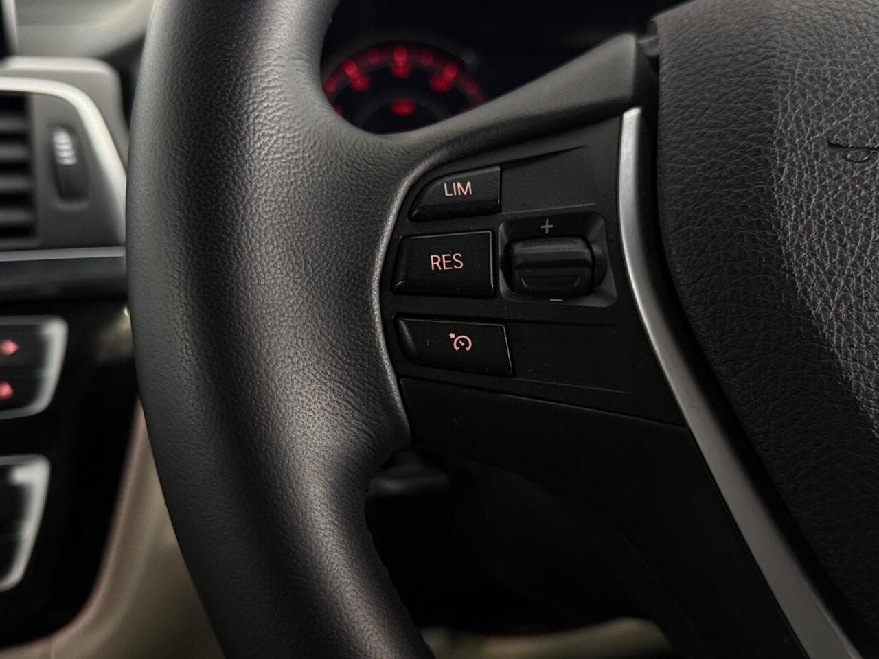 BMW 4 Series Gran Coupe thumbnail Misc Controls