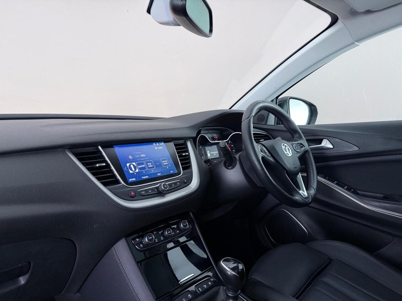 Vauxhall Grandland X thumbnail Interior Front