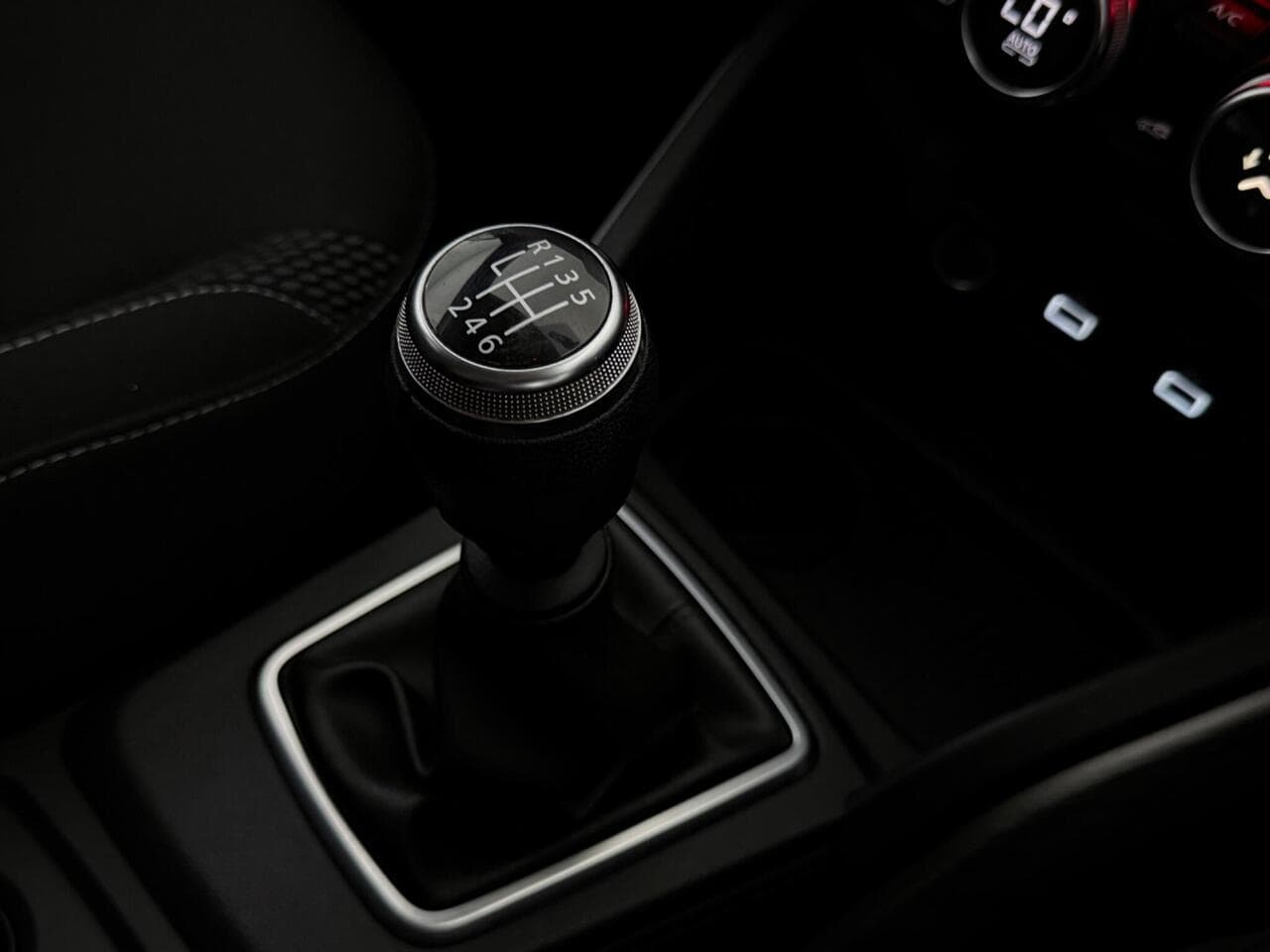 Dacia Duster thumbnail Interior Front