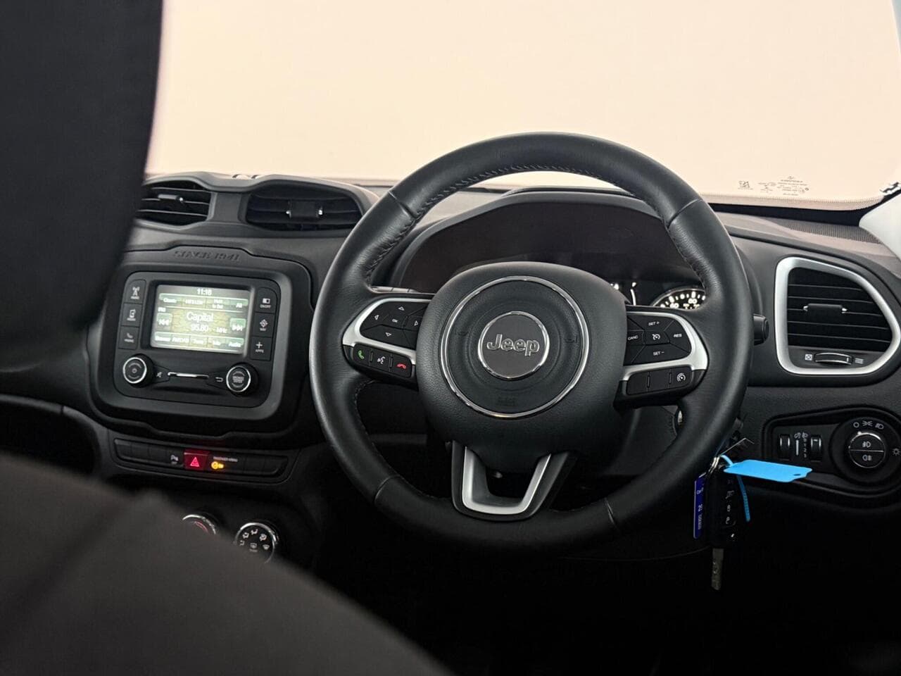 Jeep Renegade thumbnail Steering Wheel