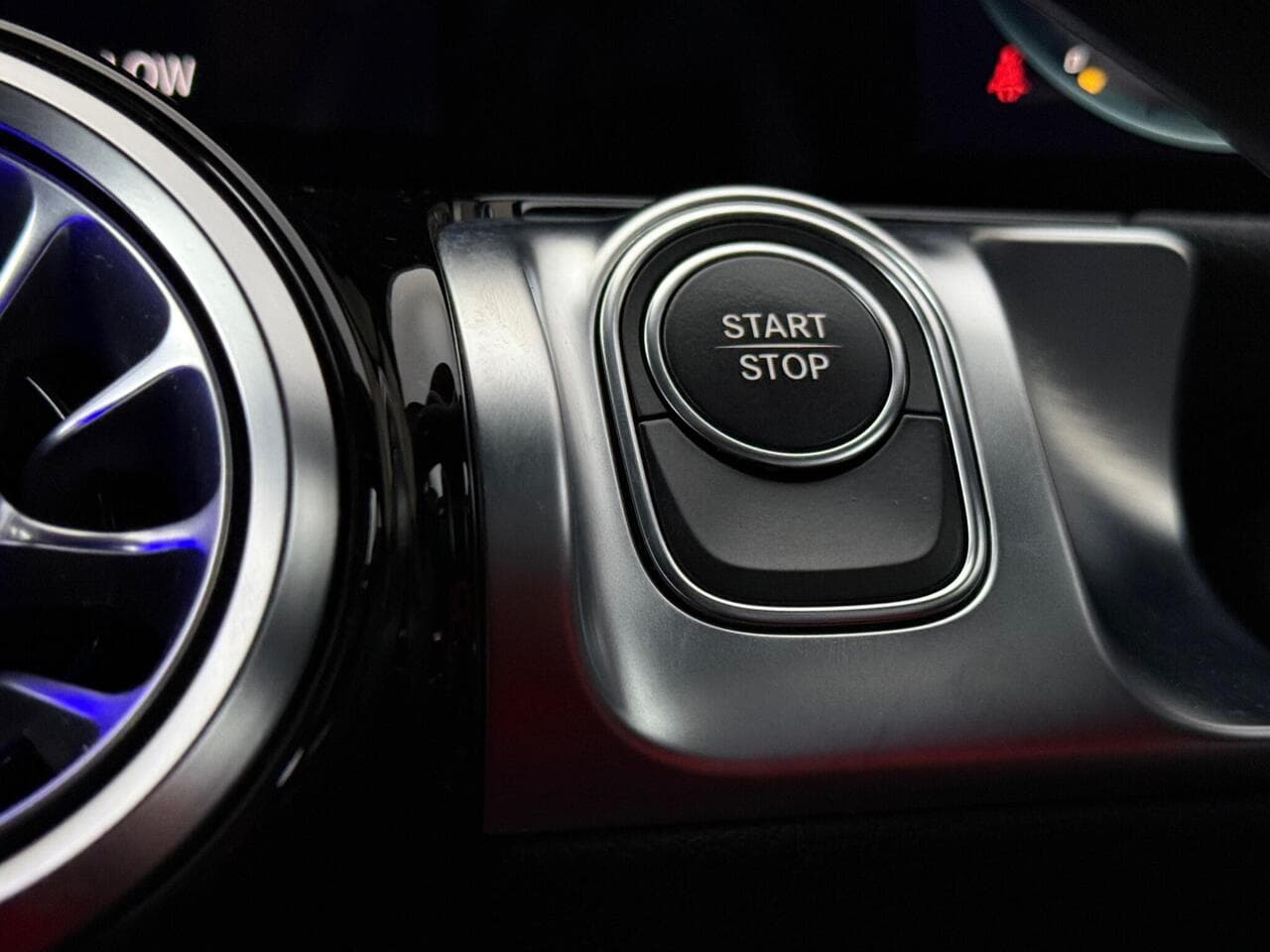 Mercedes-Benz EQB thumbnail Misc Controls