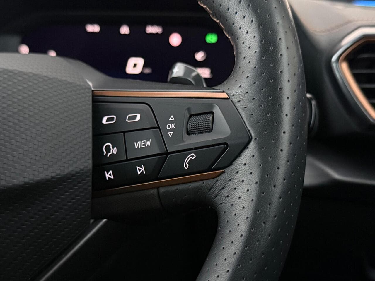 CUPRA Formentor thumbnail Misc Controls