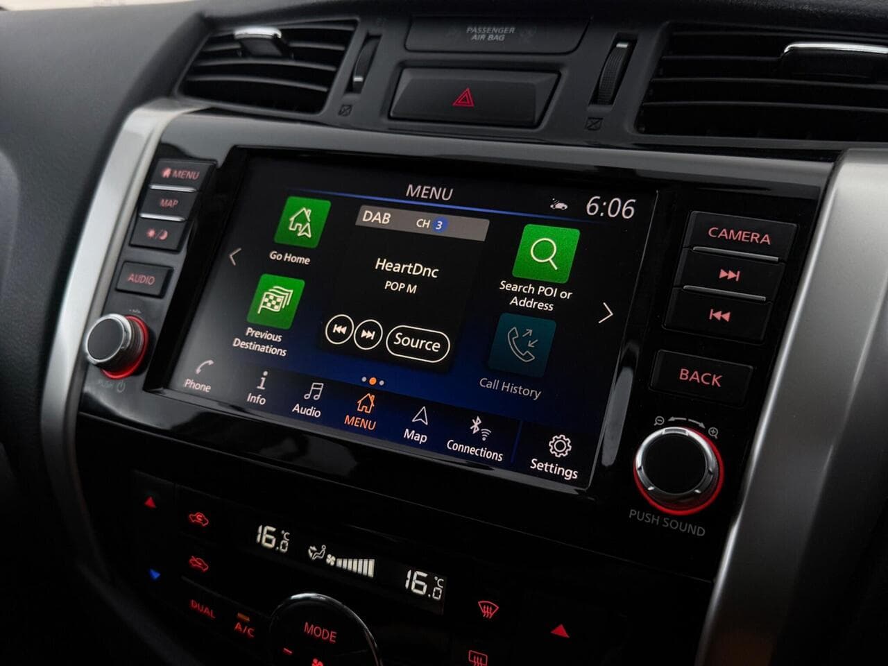 Nissan Navara thumbnail Infotainment System