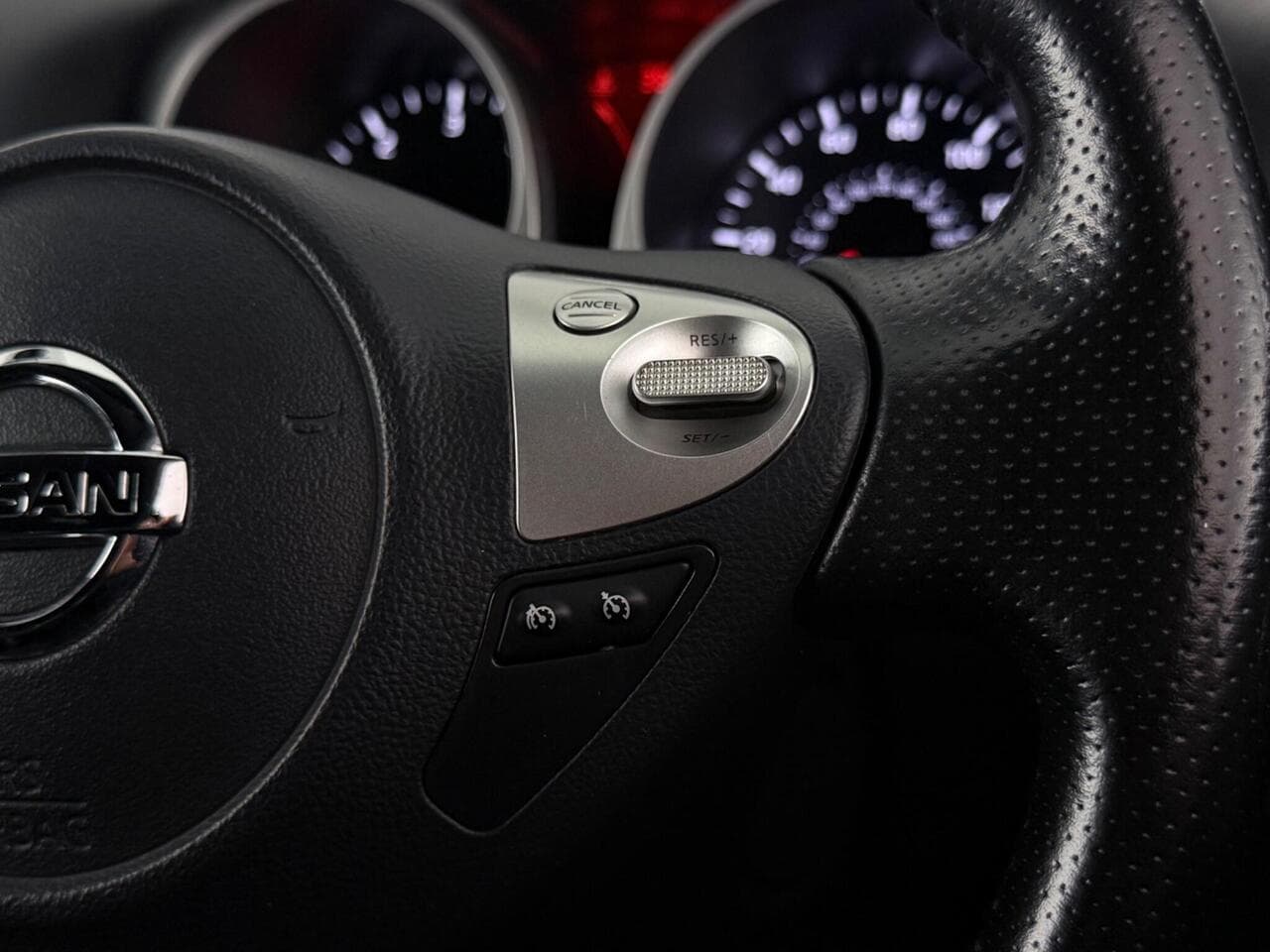 Nissan Juke thumbnail Misc Controls