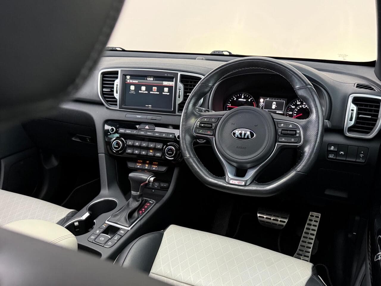 Kia Sportage thumbnail Interior Front