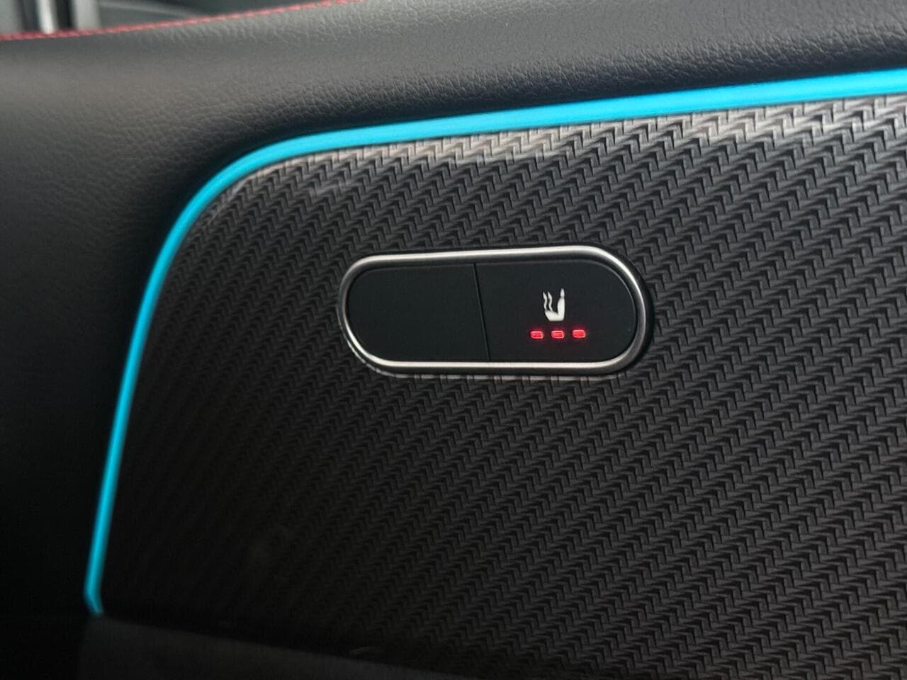 Mercedes-Benz GLB thumbnail Misc Controls