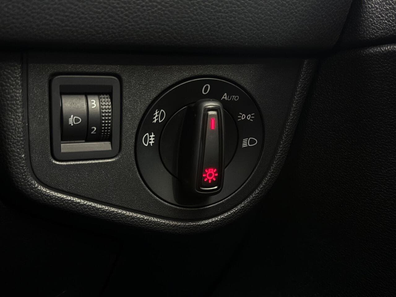 Volkswagen Polo thumbnail Misc Controls