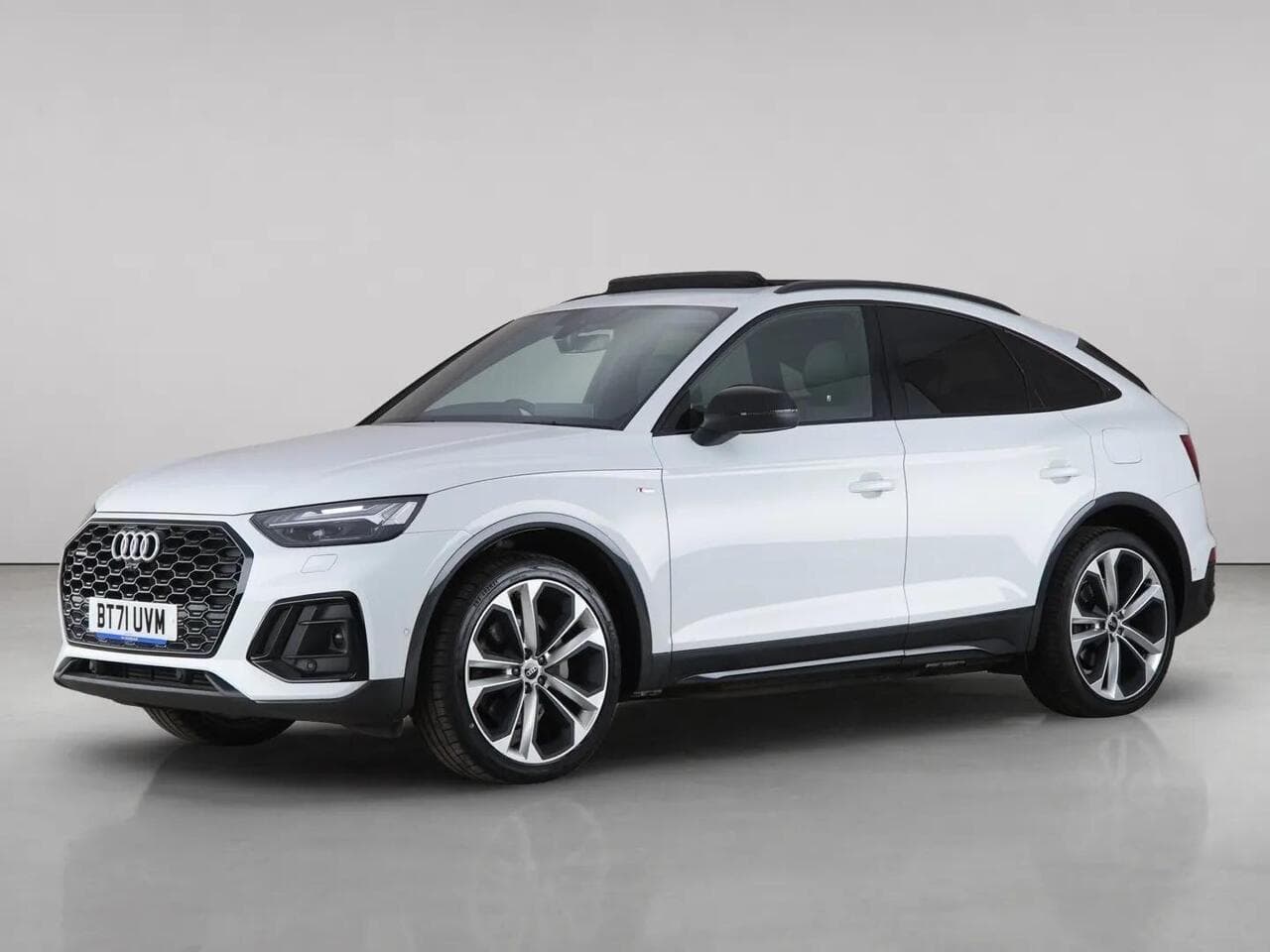 Audi Q5 thumbnail Front Left