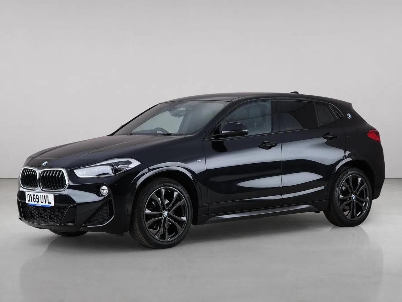 BMW X2 thumbnail Front Left