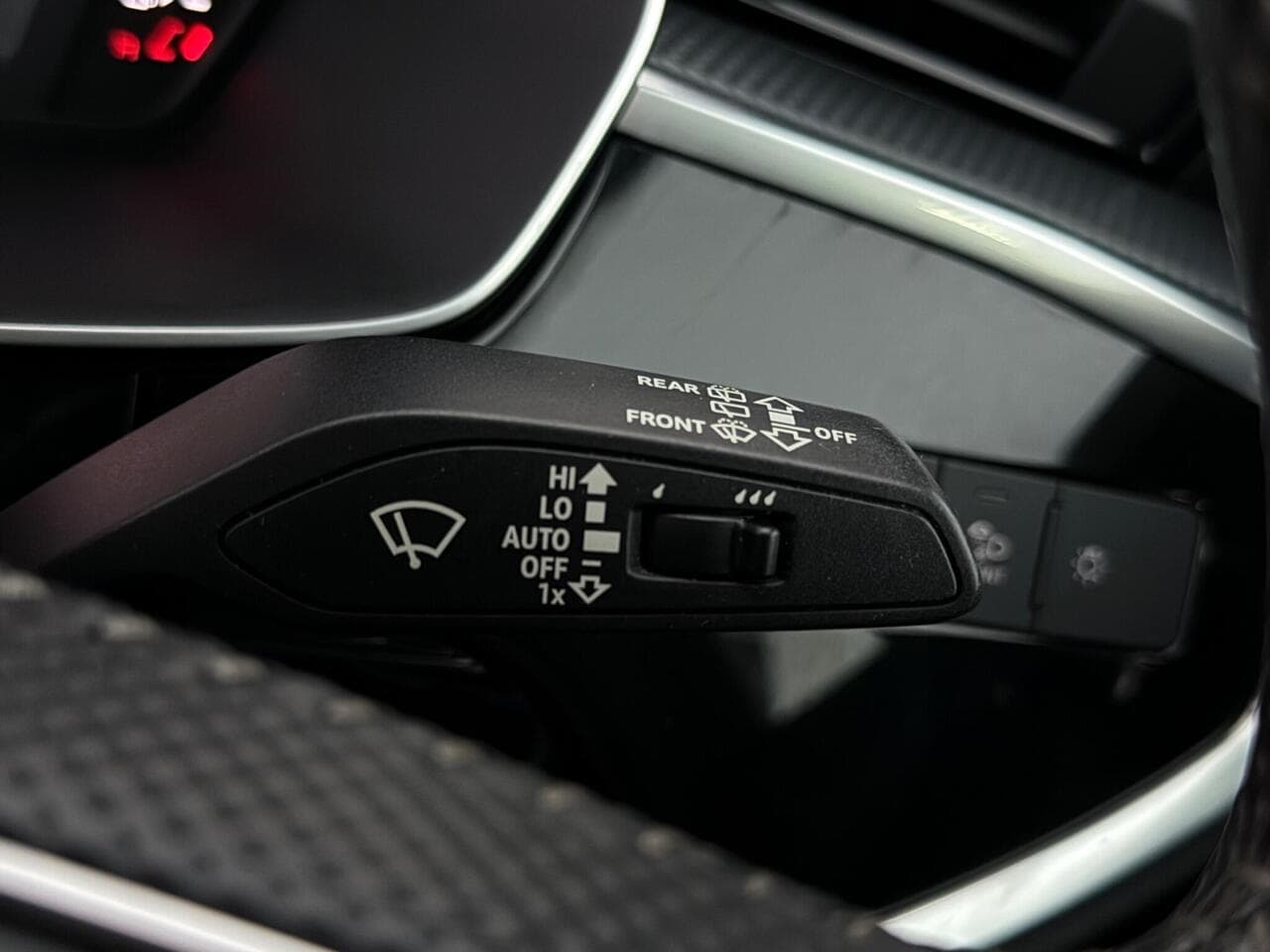 Audi Q3 thumbnail Misc Controls