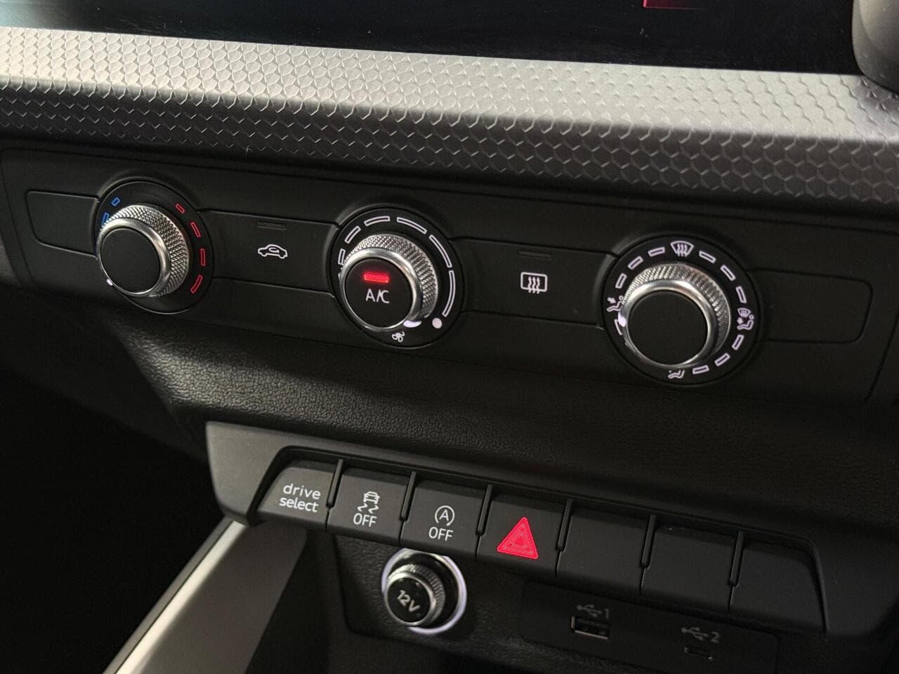Audi A1 thumbnail Misc Controls