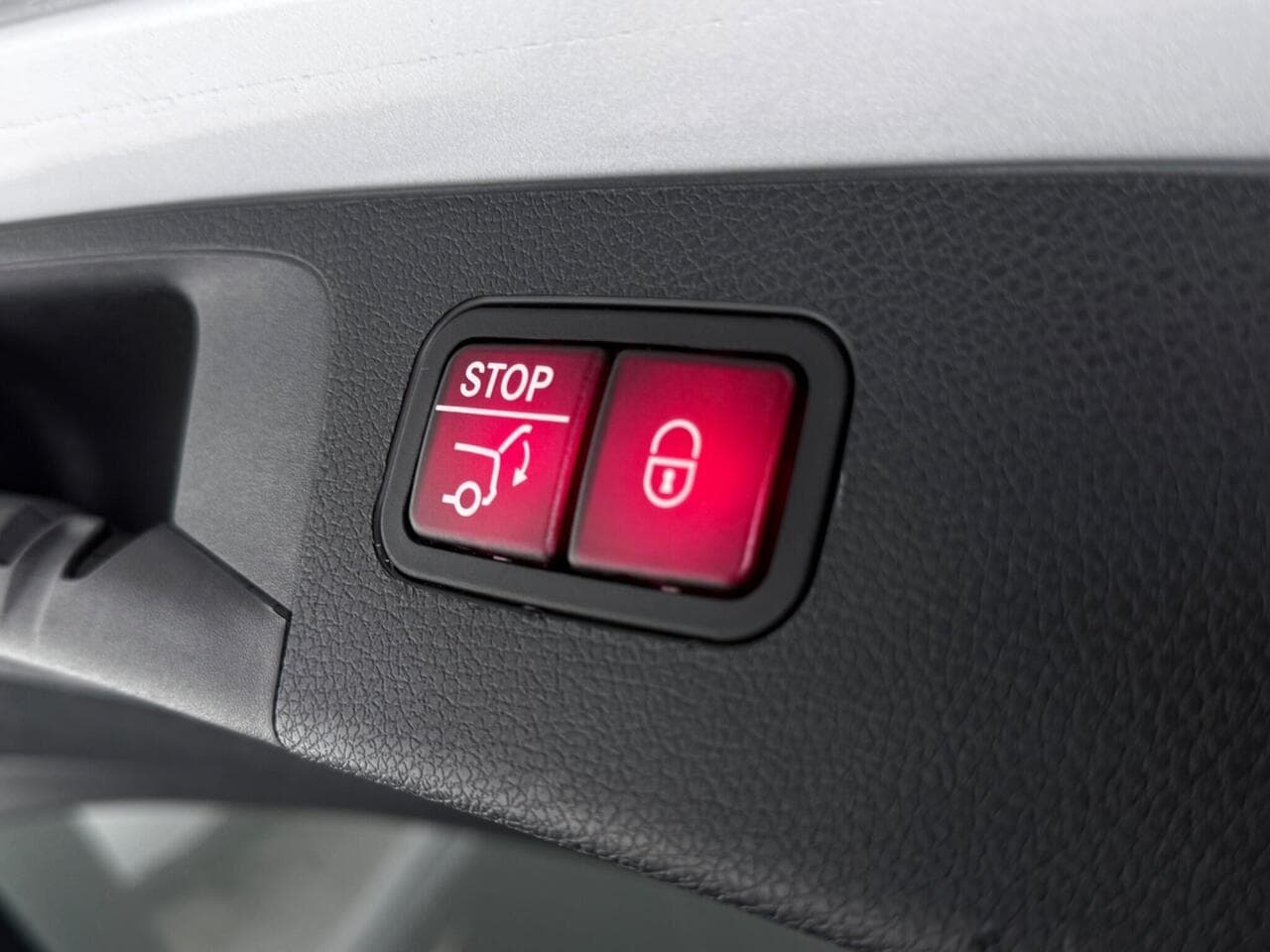 Mercedes-Benz E Class thumbnail Misc Controls