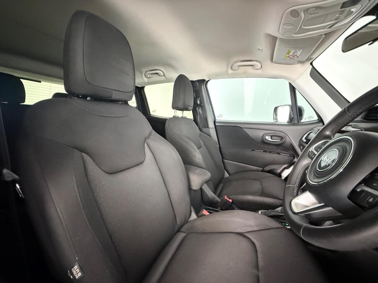 Jeep Renegade thumbnail Seat Driver