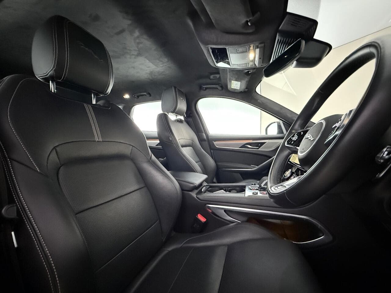 Jaguar F-PACE thumbnail Seat Driver