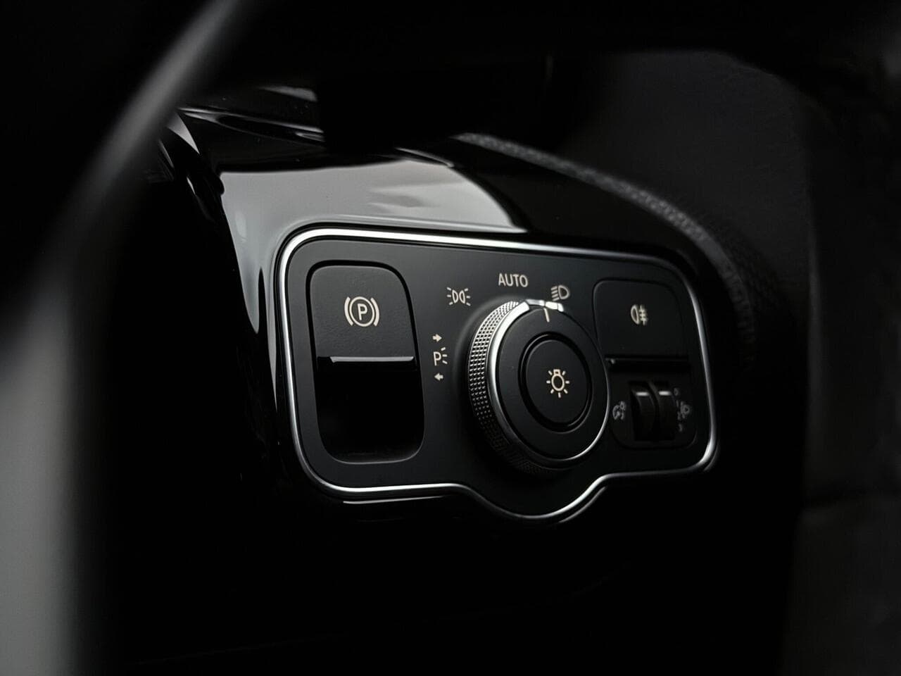 Mercedes-Benz A Class thumbnail Misc Controls