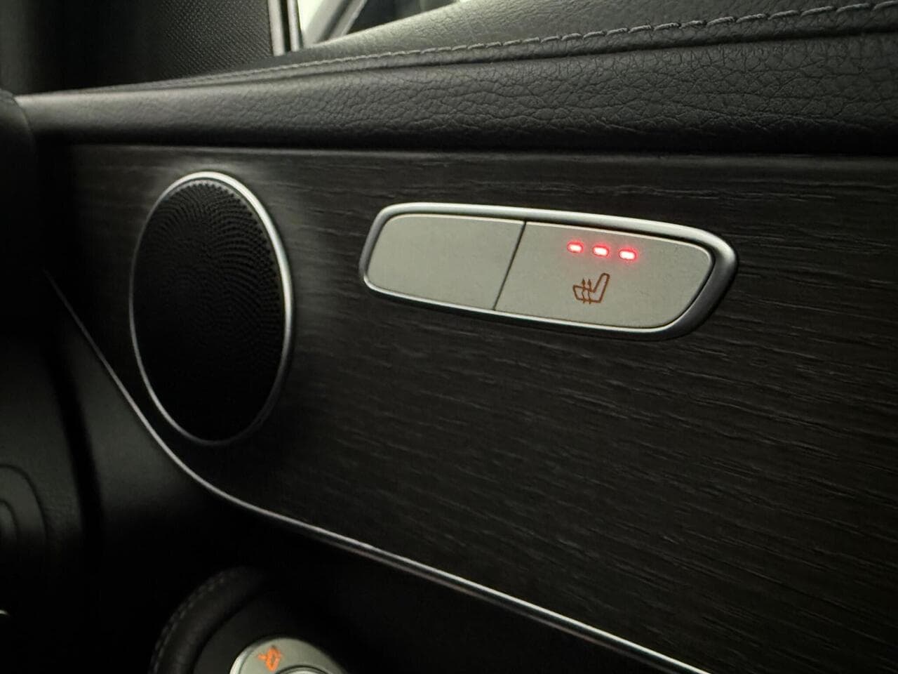 Mercedes-Benz GLC thumbnail Misc Controls