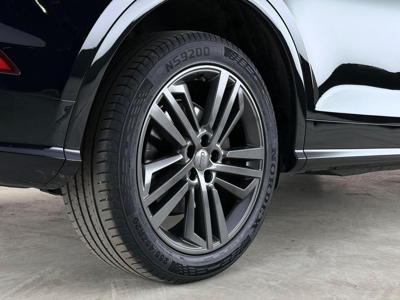 Audi Q5 thumbnail Wheel