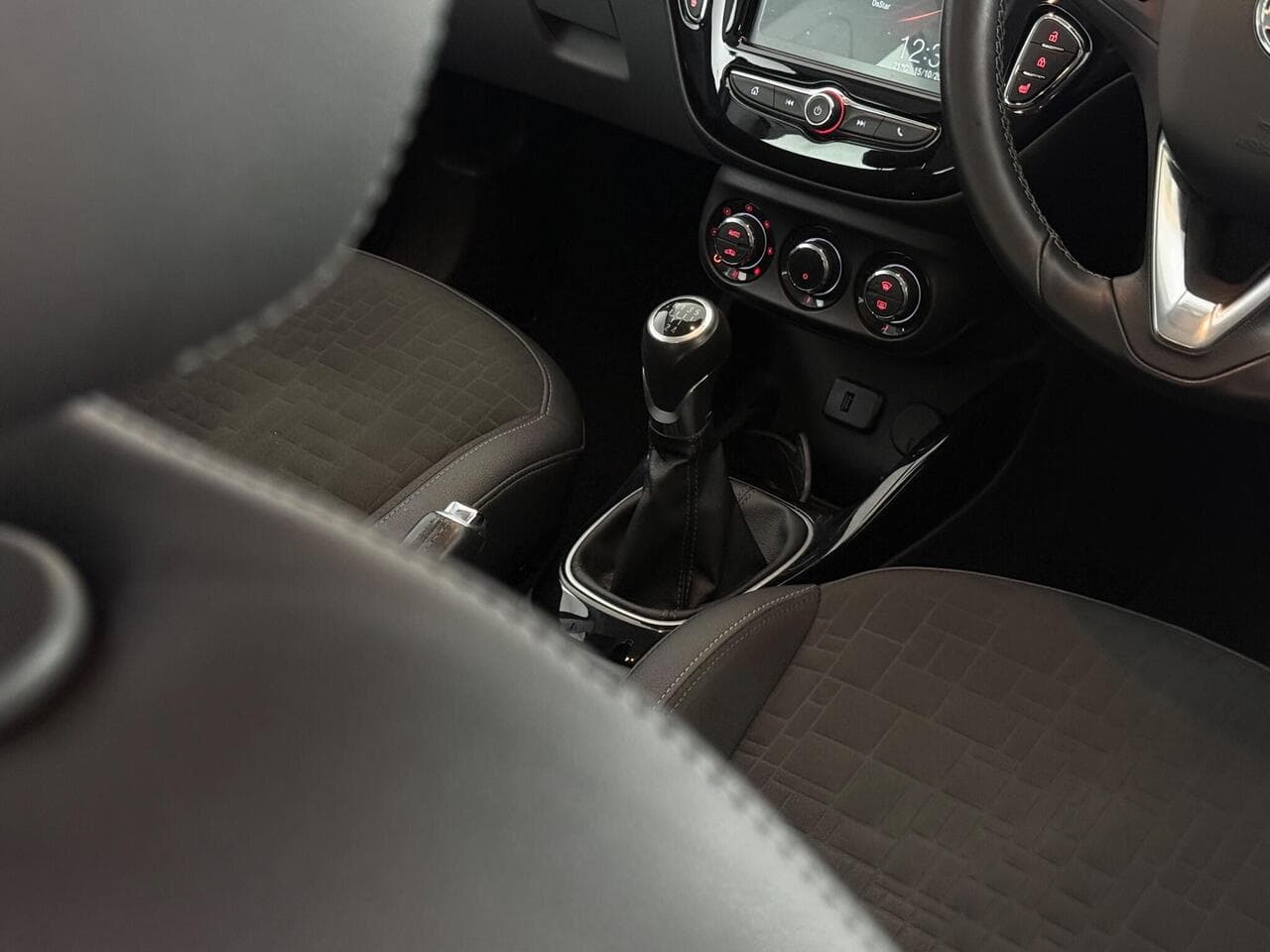 Vauxhall Corsa thumbnail Interior Front