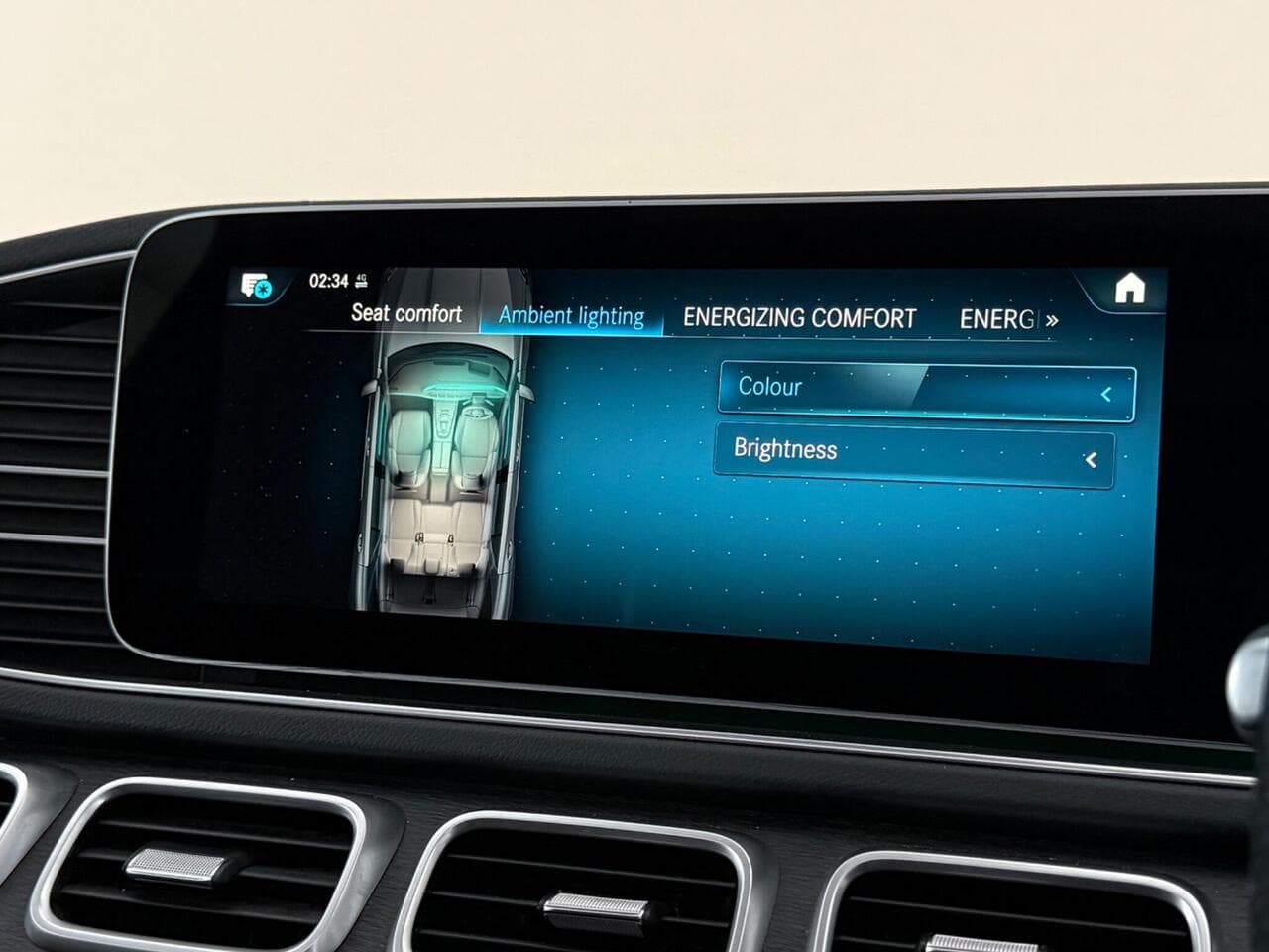 Mercedes-Benz GLE thumbnail Infotainment System