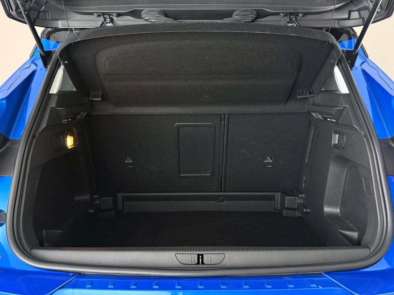 Vauxhall Grandland X thumbnail Boot