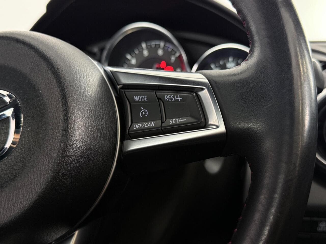 Mazda MX-5 thumbnail Misc Controls
