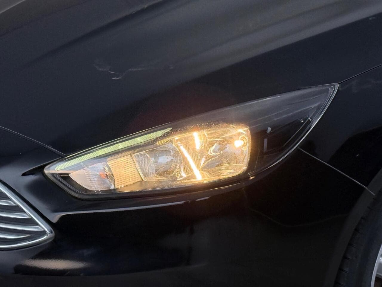 Ford Focus thumbnail Lights Front