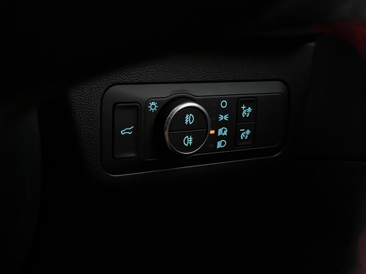 Ford Kuga thumbnail Misc Controls