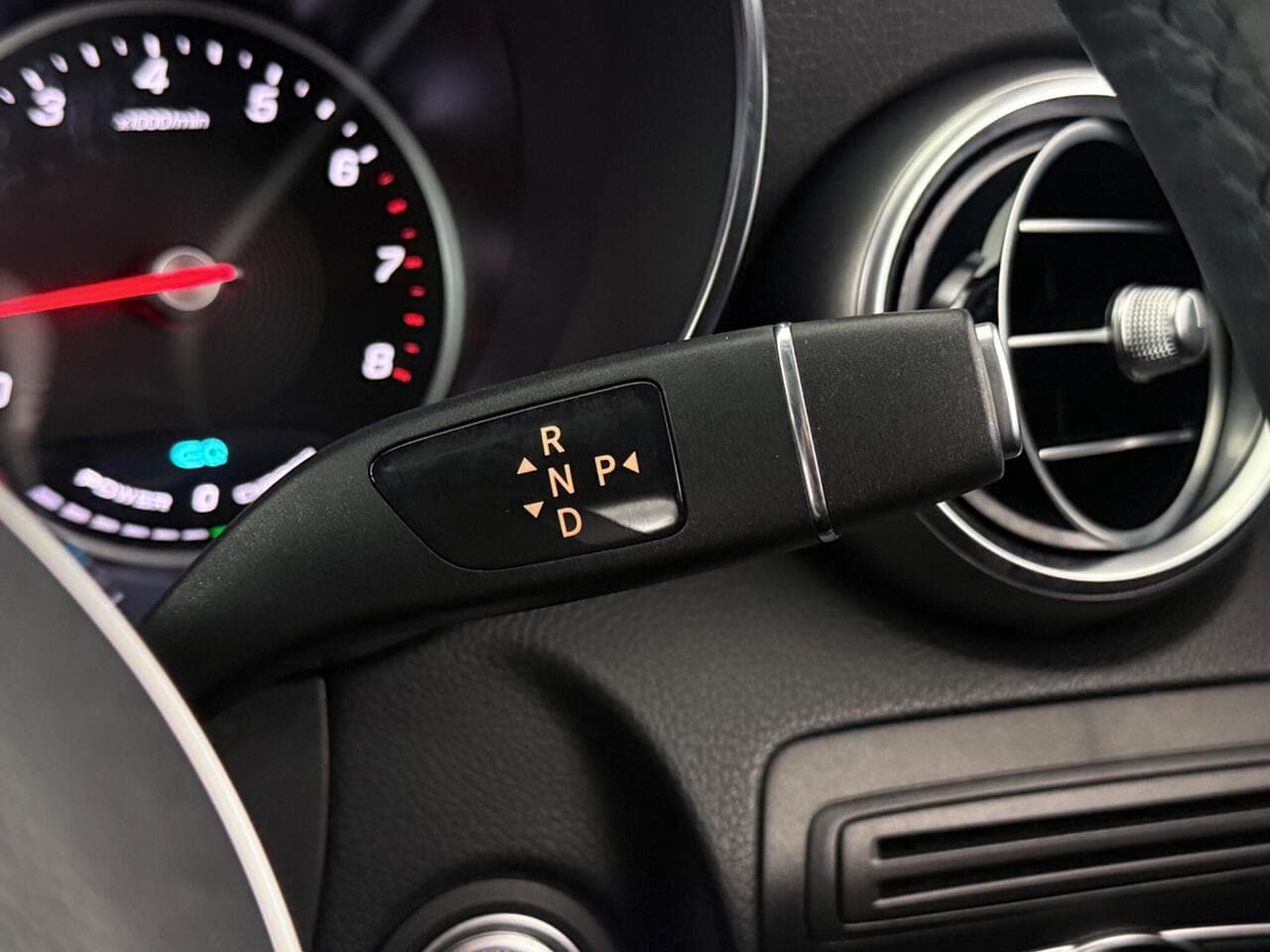 Mercedes-Benz GLC thumbnail Misc Controls