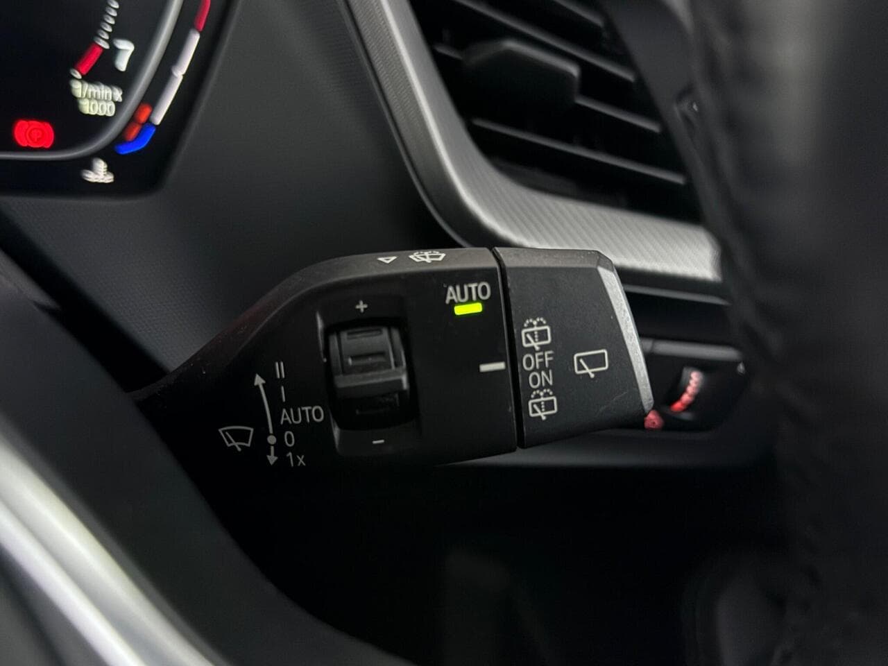 BMW 1 Series thumbnail Misc Controls
