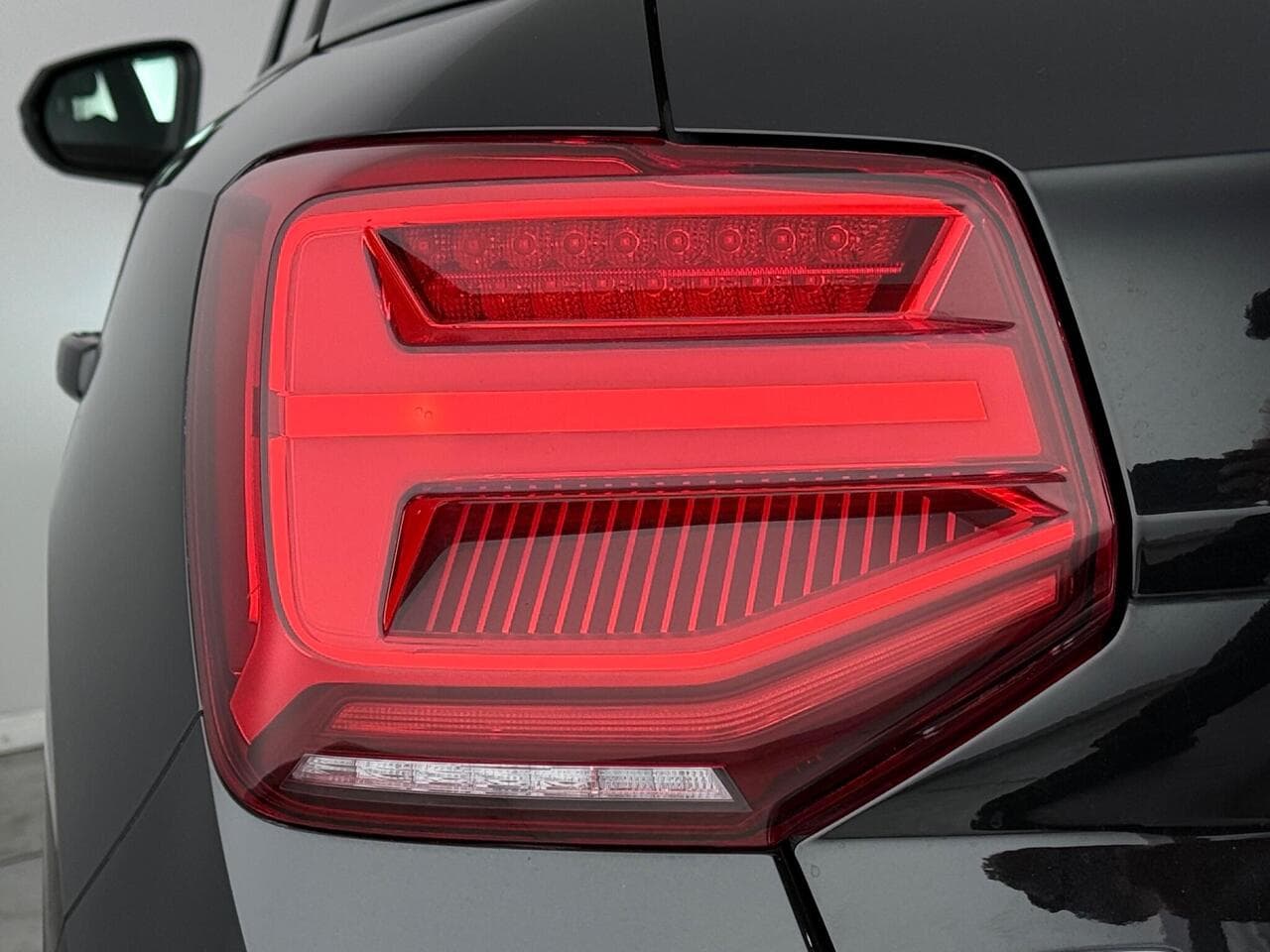 Audi Q2 thumbnail Lights Rear
