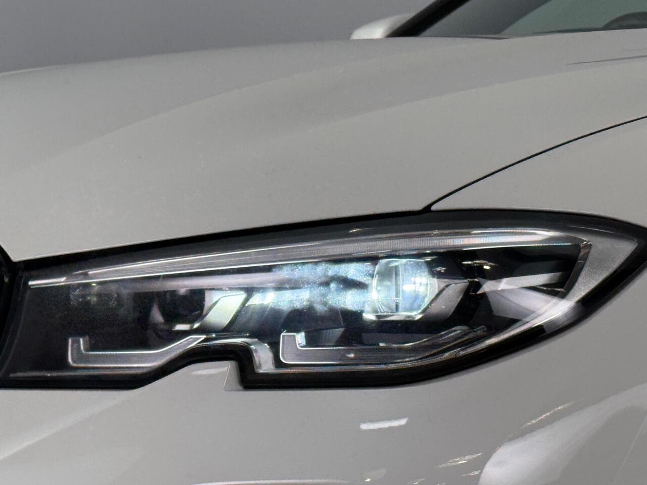 BMW 3 Series thumbnail Lights Front