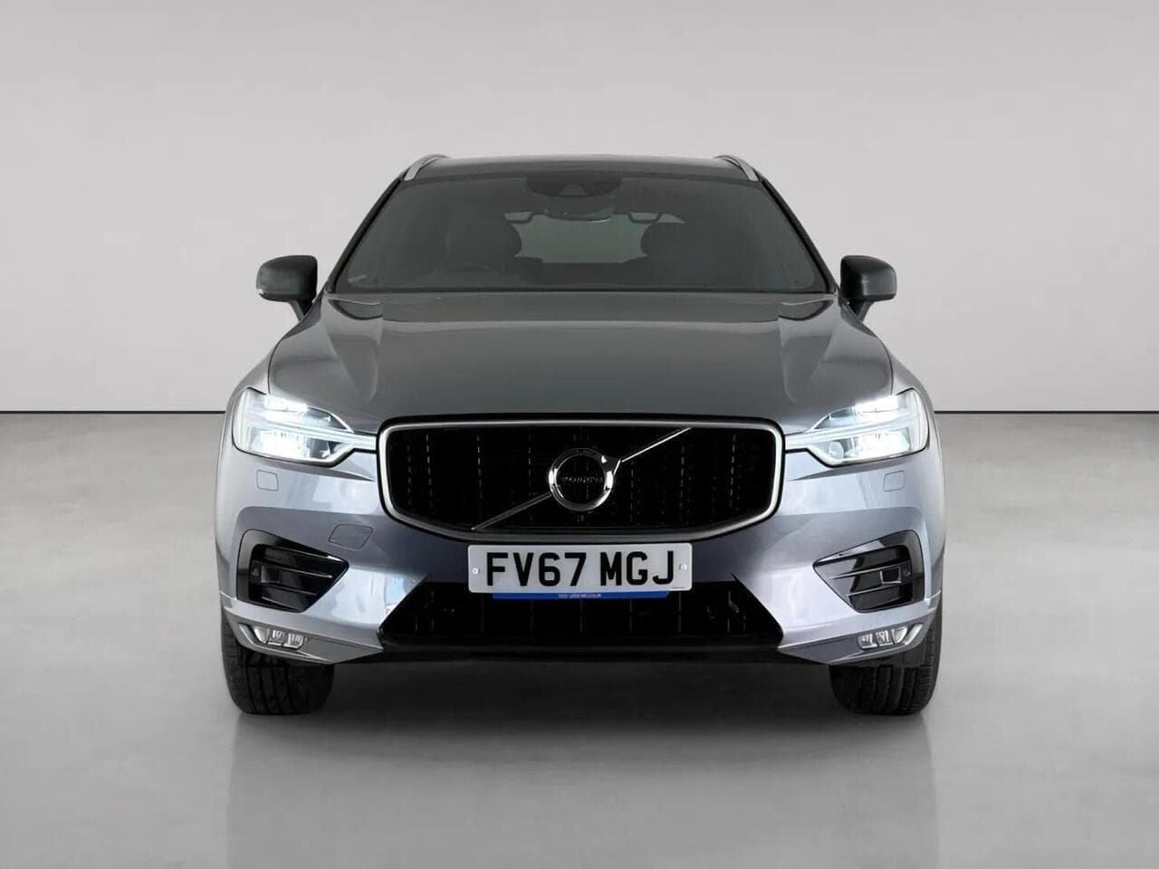 Volvo XC60 thumbnail Front