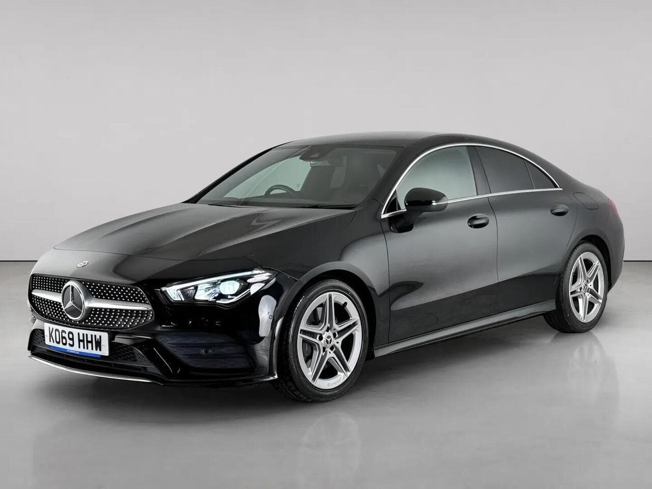 Mercedes-Benz CLA thumbnail Front Left