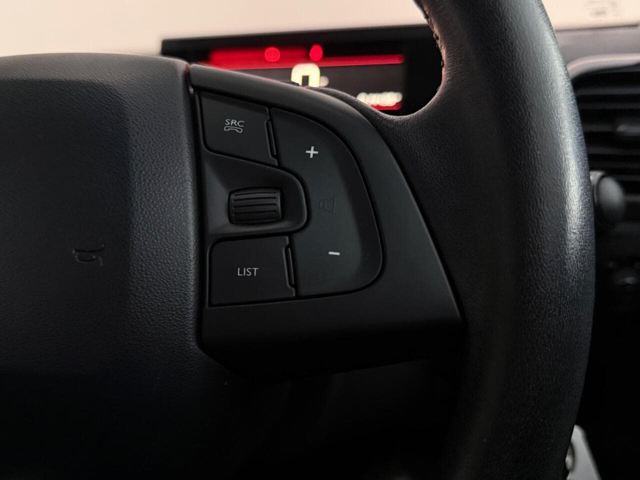 Citroen C4 Cactus thumbnail Misc Controls