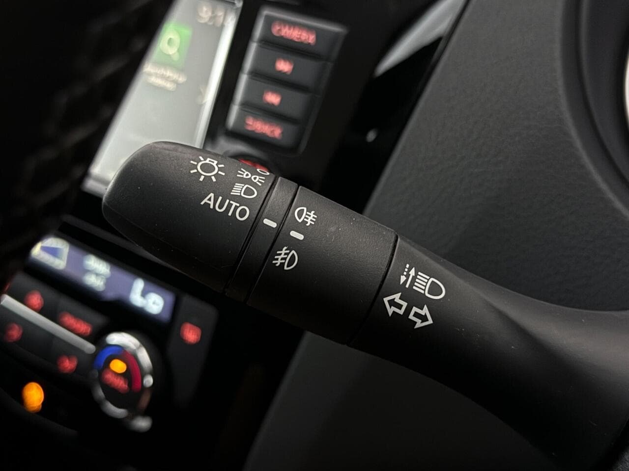 Nissan Qashqai thumbnail Misc Controls