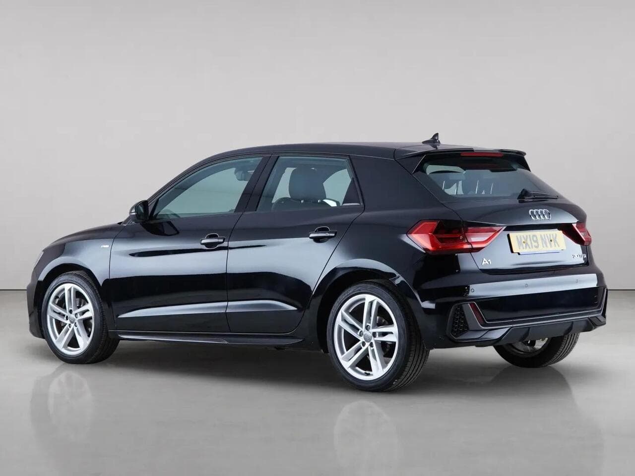 Audi A1 thumbnail Side Left