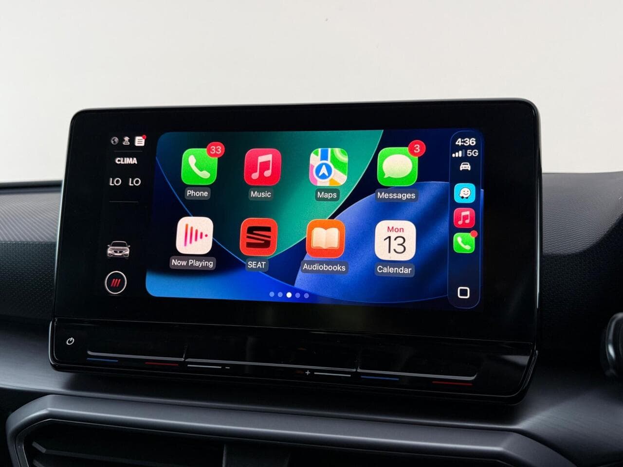 SEAT Leon thumbnail Infotainment System