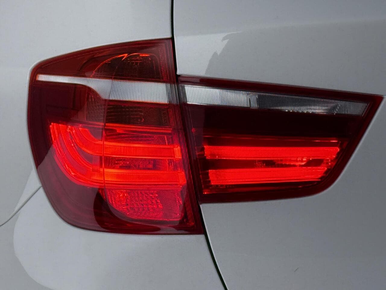 BMW iX3 thumbnail Lights Rear