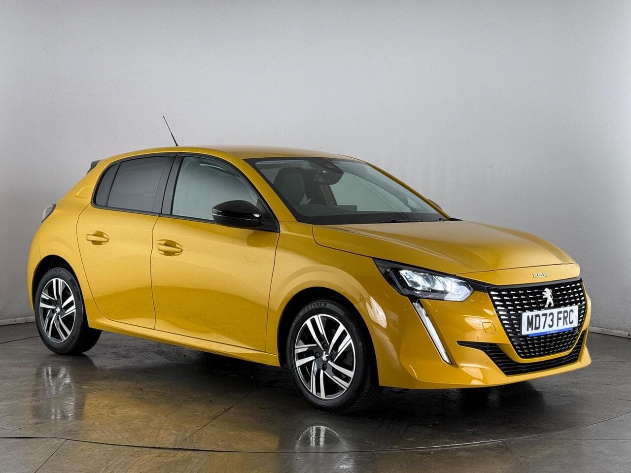 Peugeot 208 - Peugeot 208 1.2 PureTech Allure Premium + Euro 6 (s/s) 5dr