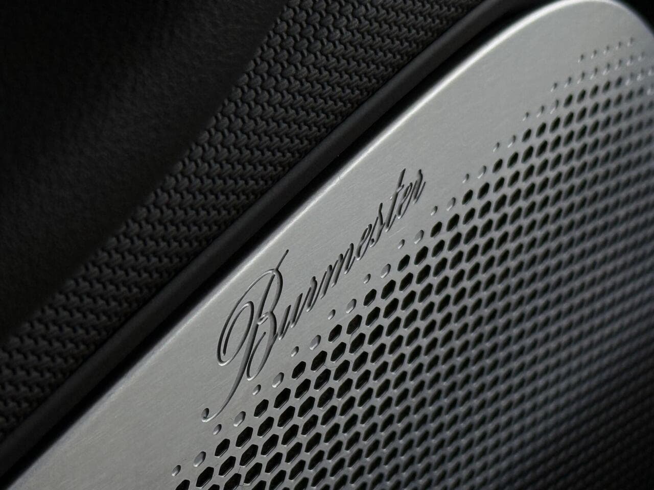 Porsche Taycan thumbnail Inconclusive