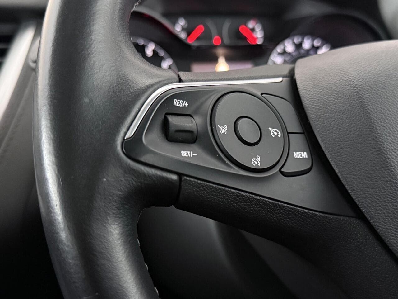 Vauxhall Grandland X thumbnail Misc Controls
