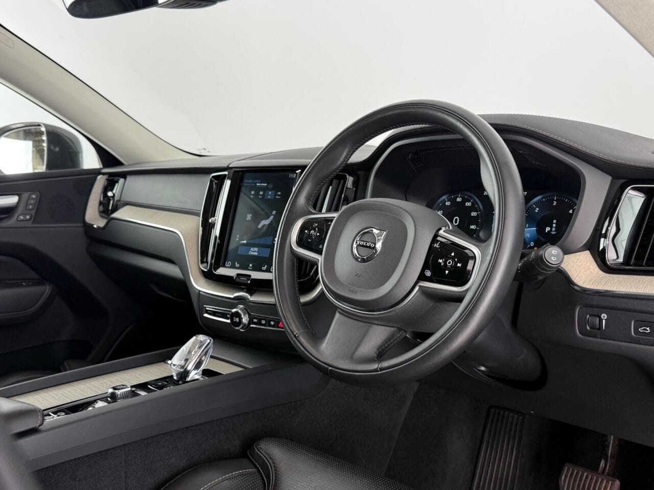 Volvo XC60 thumbnail Interior Front