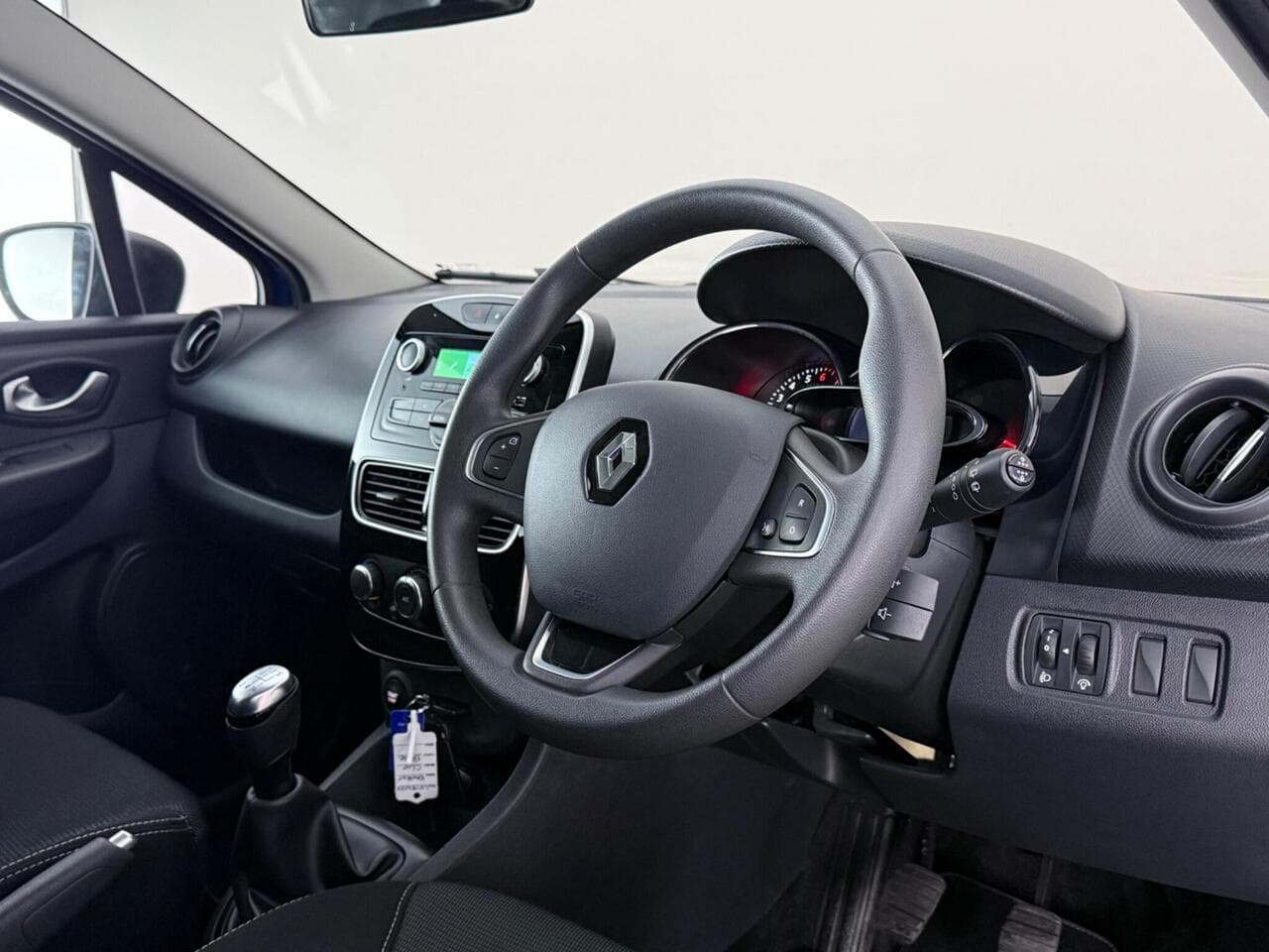 Renault Clio thumbnail Interior Front