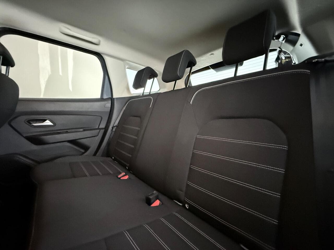 Dacia Duster thumbnail Seats Rear